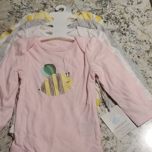 4 pack long sleeve bodysuits 6-9 mo